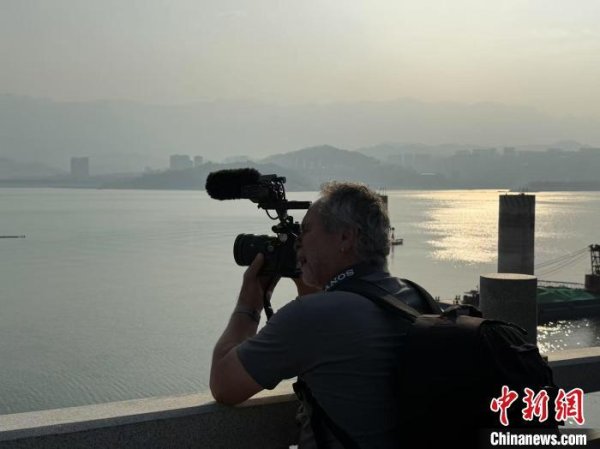 谷锦网 中外记者“走读”湖北 感受长江生态之美