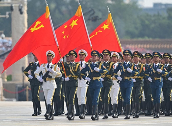 大象配资 九三阅兵后风向变了，中国崛起势不可挡，外媒热议中国将成为引领者