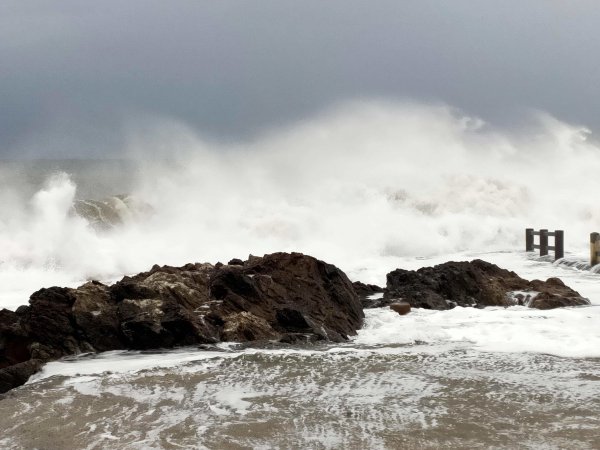 涨声操盘 台风“桦加沙”在阳江海陵岛登陆